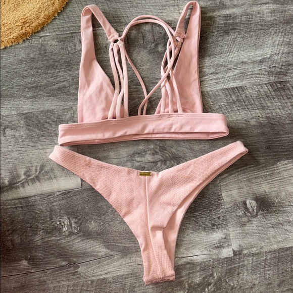 Beach bunny blush bikini set XS - Picture 4 of 11